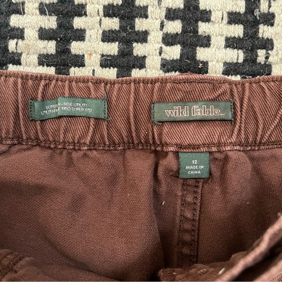 Wild Fable Super High Rise Utility Brown Shorts Size 12 - Picture 3 of 3